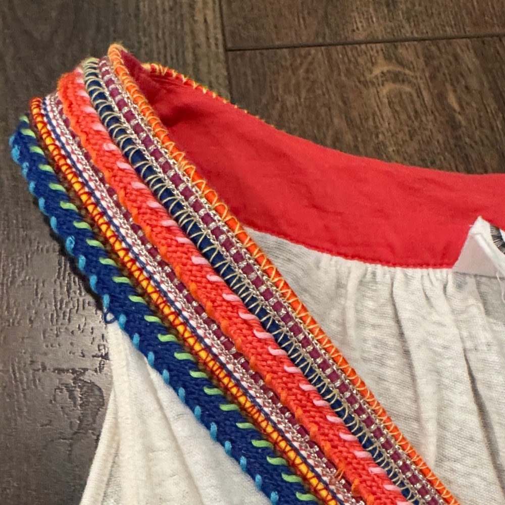 Anthroplogy Akami & Kim
Vibrant Multicolor Embroidered Tank Top nwot size xs - Picture 4 of 8